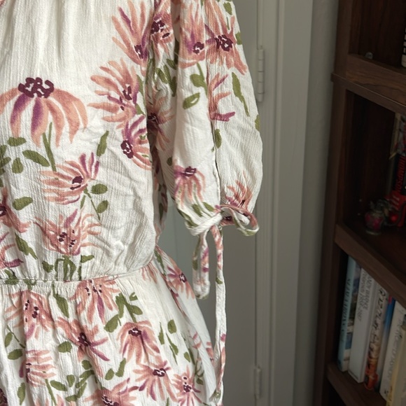 cute floral beachy short sleeve dress - Picture 4 of 6